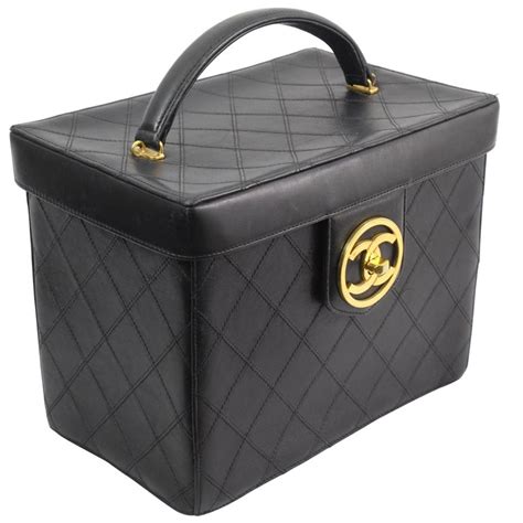 vintage chanel vanity case.